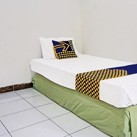 Hotel Oyo Life 91896 Kost Bu Dewi Syariah Pasuruan Exteriér fotografie