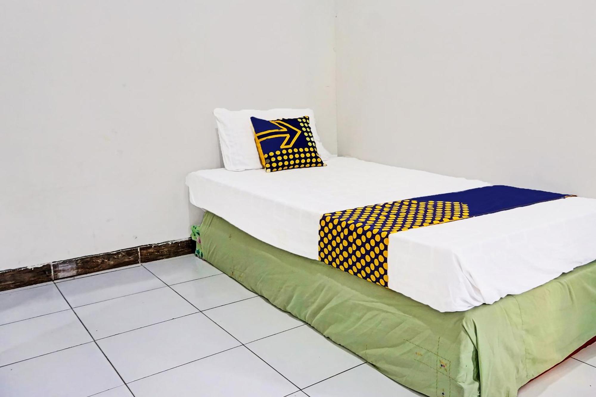 Hotel Oyo Life 91896 Kost Bu Dewi Syariah Pasuruan Exteriér fotografie
