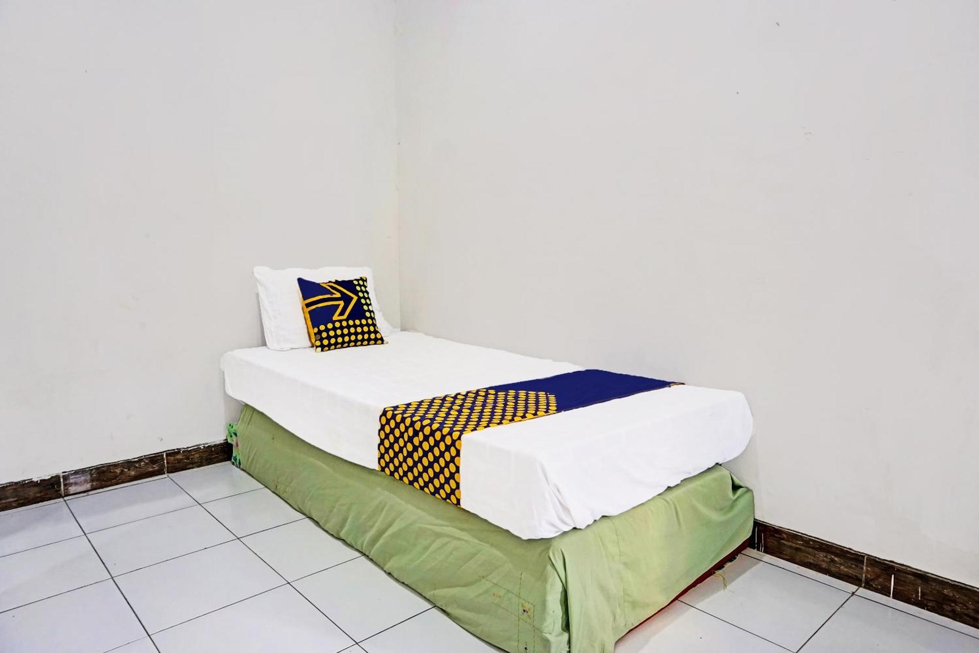 Hotel Oyo Life 91896 Kost Bu Dewi Syariah Pasuruan Exteriér fotografie