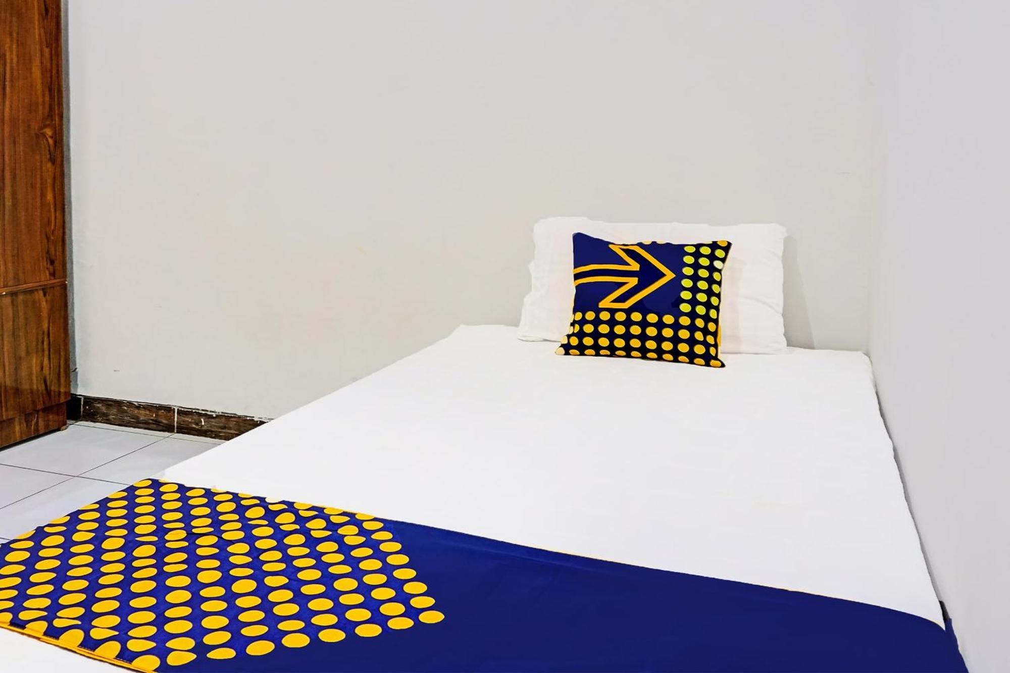 Hotel Oyo Life 91896 Kost Bu Dewi Syariah Pasuruan Exteriér fotografie