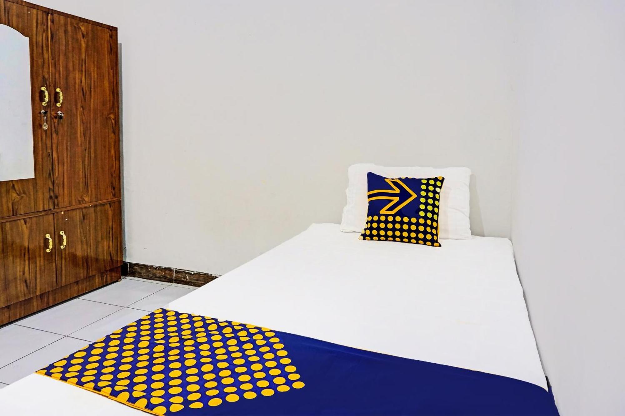 Hotel Oyo Life 91896 Kost Bu Dewi Syariah Pasuruan Exteriér fotografie