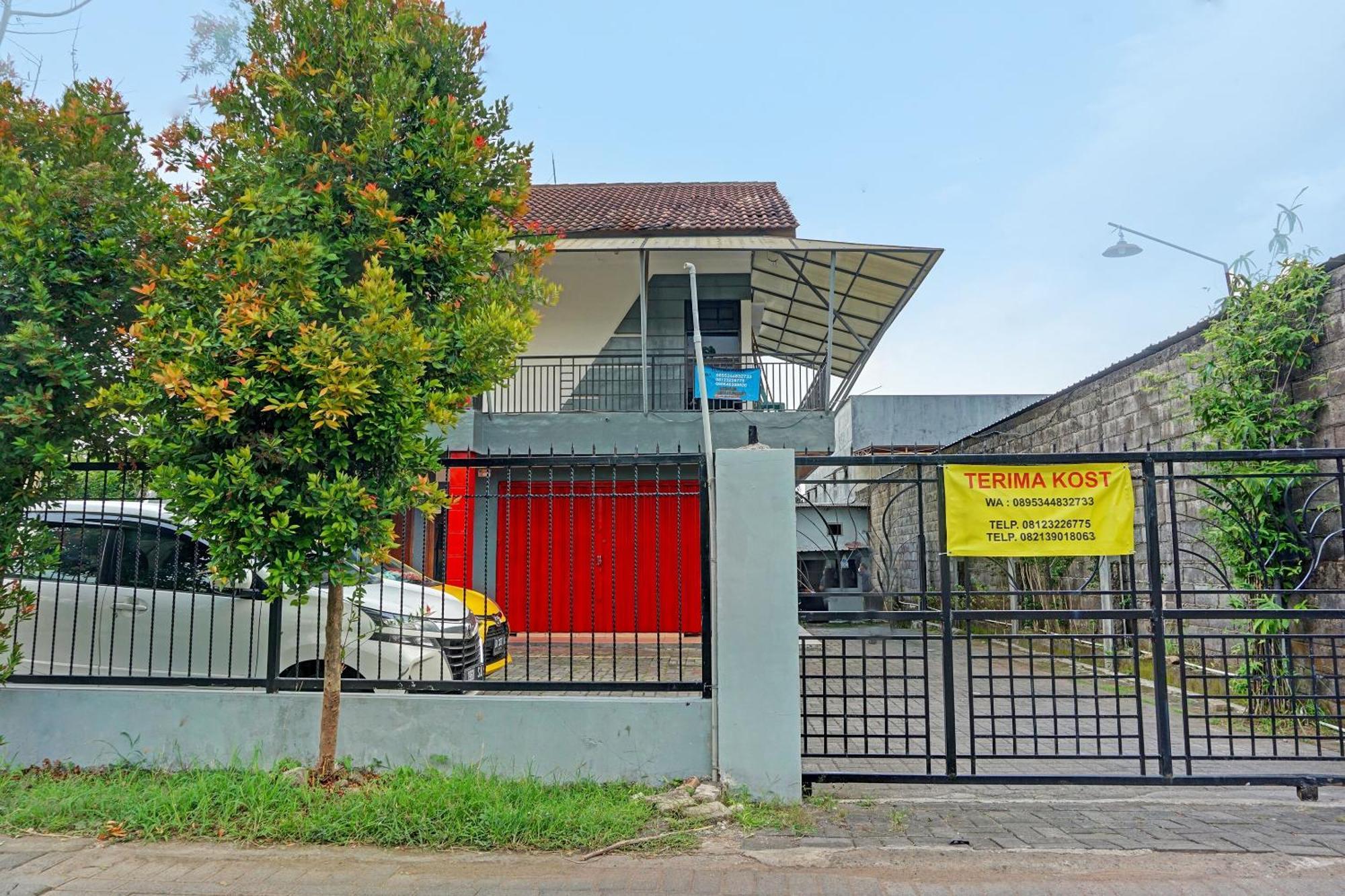 Hotel Oyo Life 91896 Kost Bu Dewi Syariah Pasuruan Exteriér fotografie